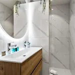 Albane - Modern 2 Slaapkamer Apartment *