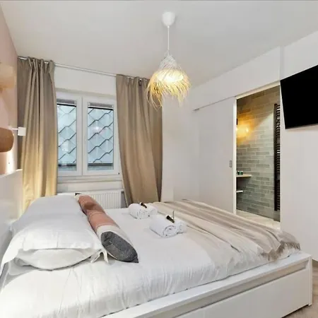 Albane - Modern 2 Slaapkamer Appartamento *