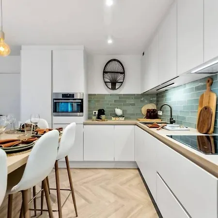 Albane - Modern 2 Slaapkamer Οστένδη